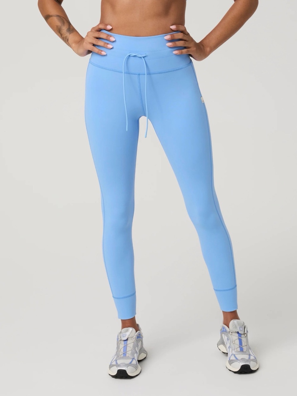 Vuori daily leggings in oasis blue
